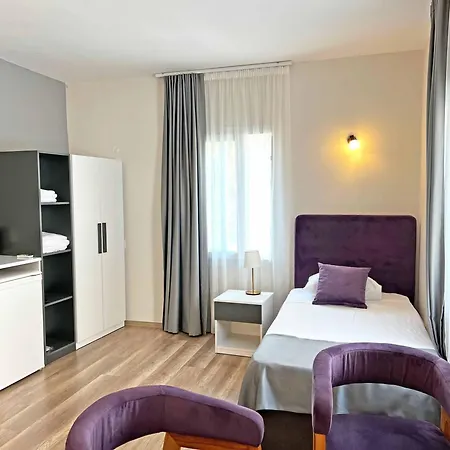 Lighthouse By Holidaykeys Κερύνεια