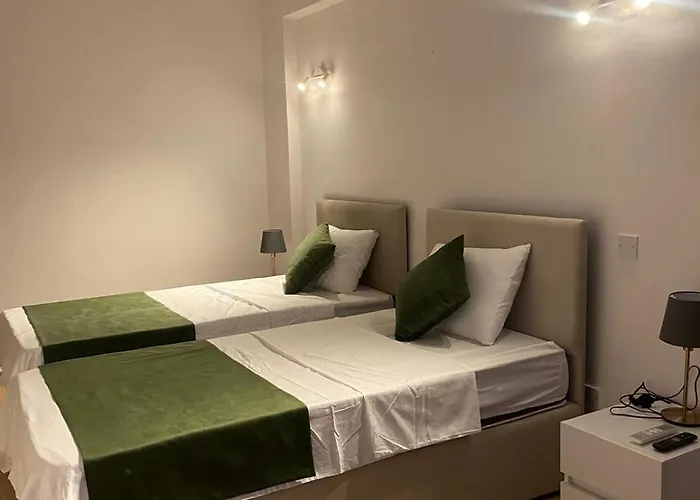 Lighthouse By Holidaykeys ホテル