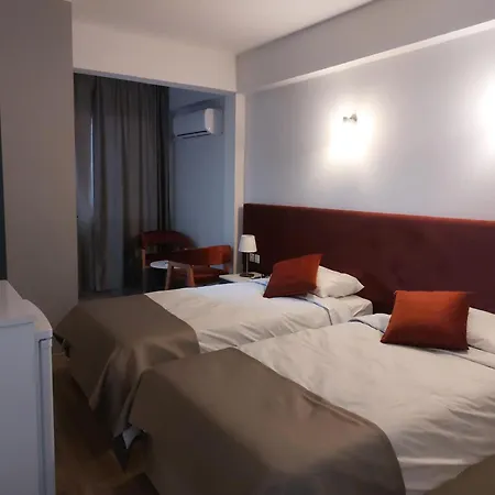 Lighthouse Otel *