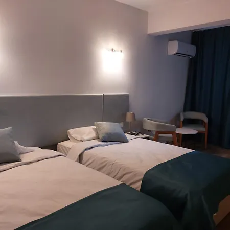 Lighthouse Otel *